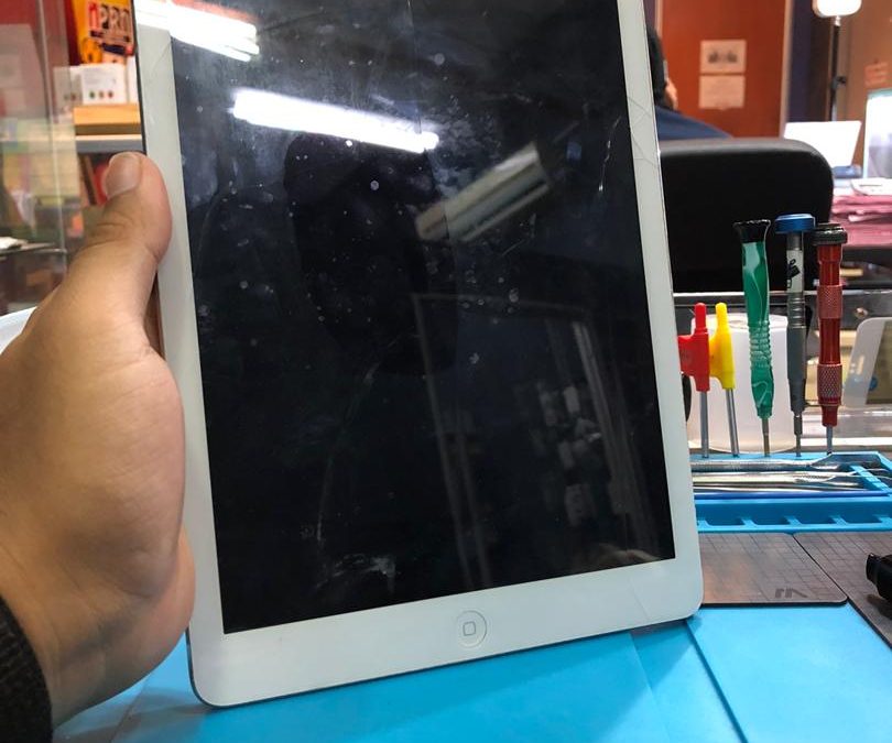 Penukaran Skrin iPad Air 1 di iPro Ampang