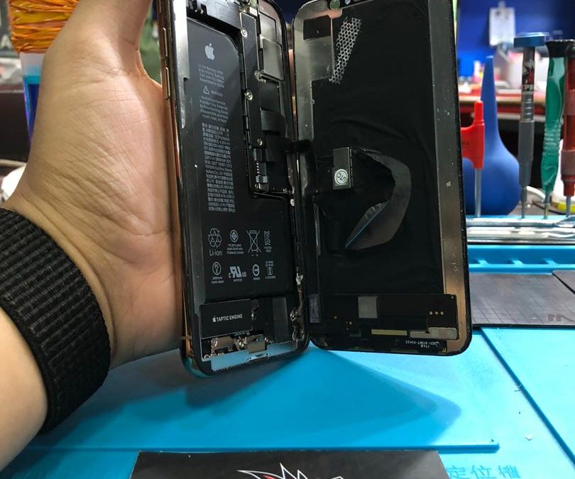 Penukaran Skrin OLED iPhone Xs Di iPro Ampang