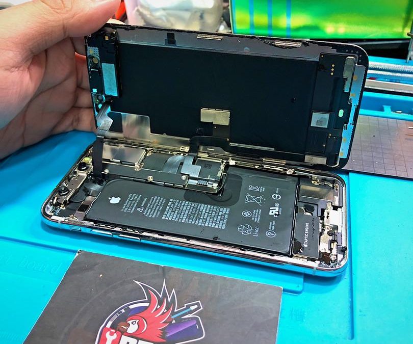 iPhone XS Masuk Air Repair Di Ampang