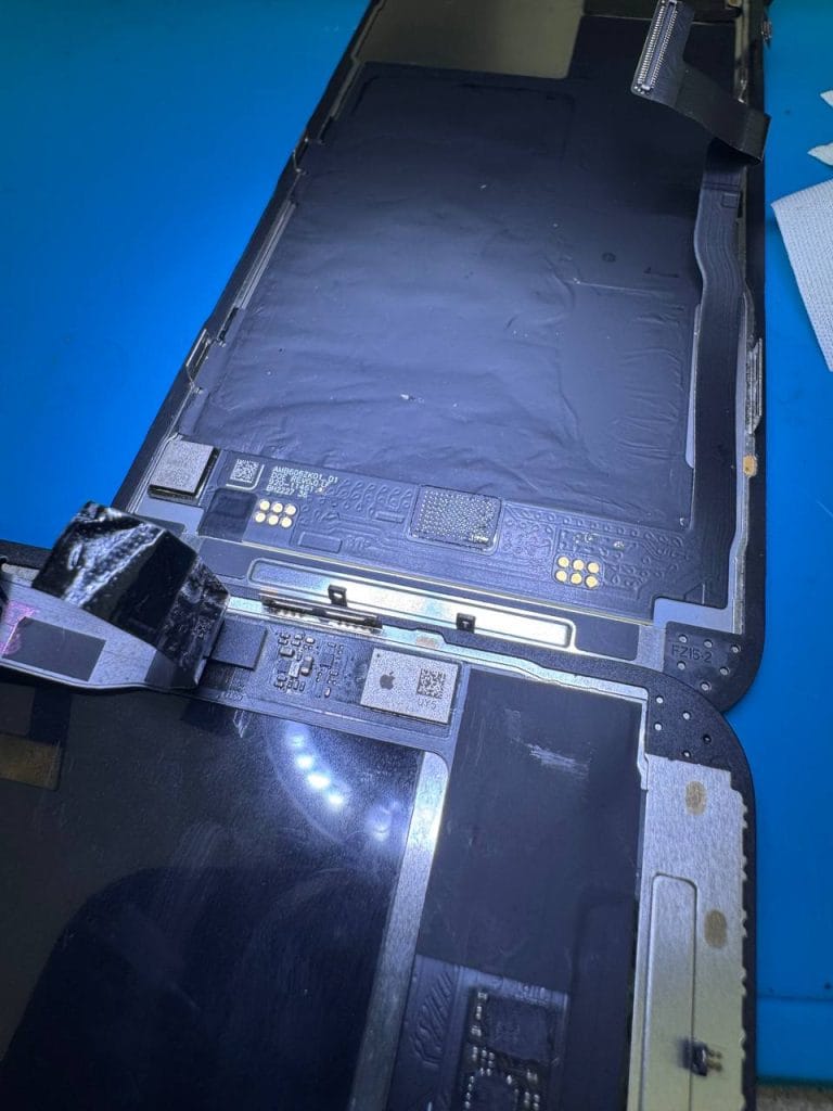 Proses transfer IC daripada skrin lama ke skrin iPhone baru